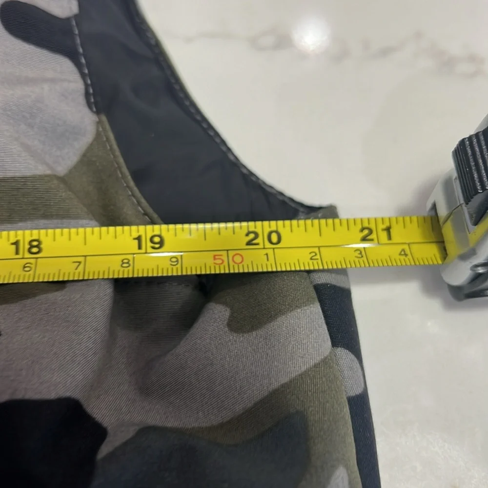 Canada Goose: Freestyle Vest Print Heritage in Classic Camo Coastal Grey - Picture 12 of 14